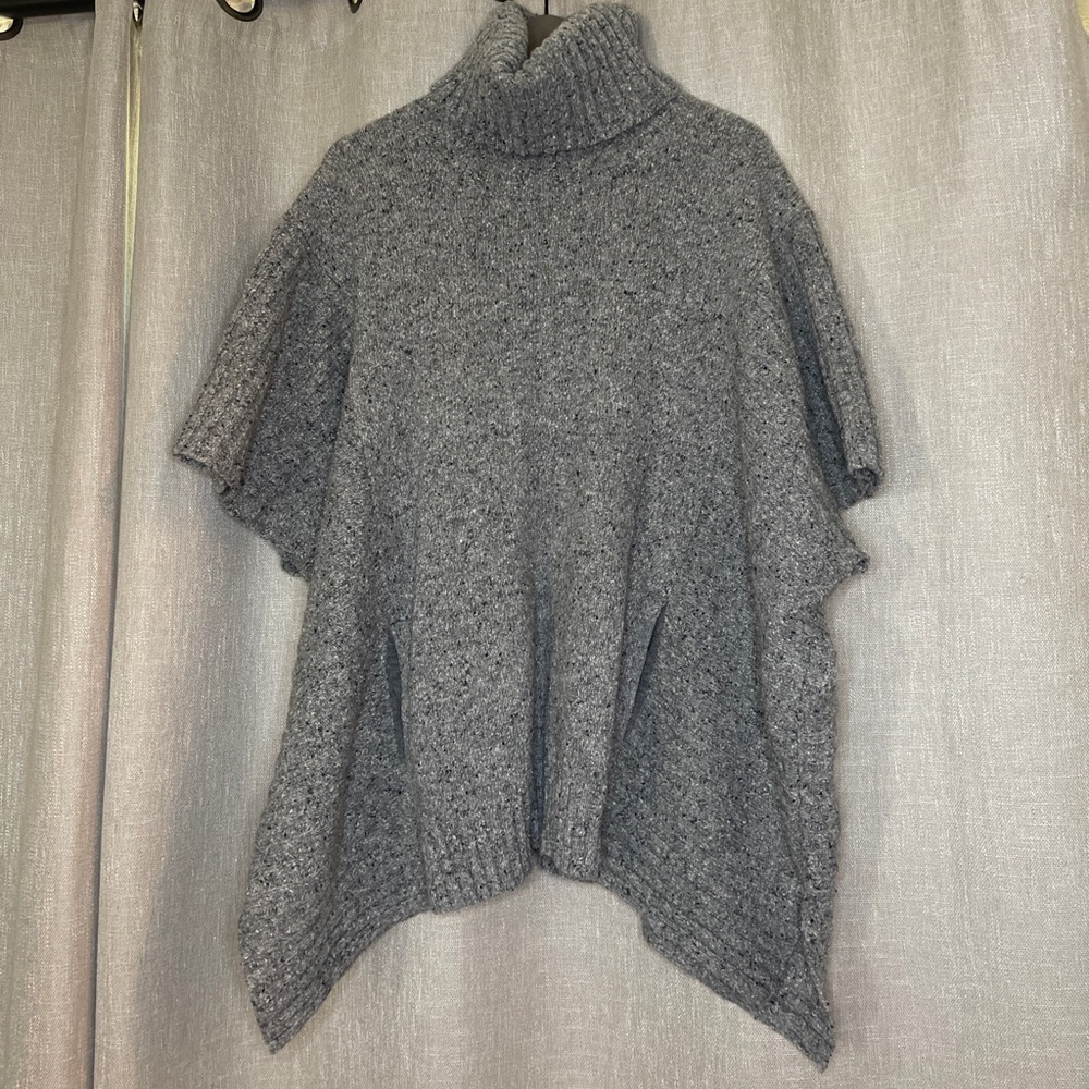 Athleta Oversized Wool Poncho/Sweater Size L/XL Gray with Speckles